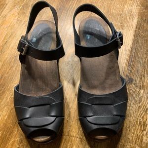 Lotta from Stockholm Low Peep Toe black leather on Brown Base - brand new, 38